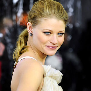 Emilie de Ravin at the Remember Me Premiere